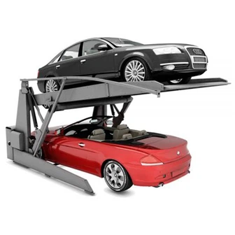 Garage à deux étages avec plafond bas et ascenseur pour stationnement